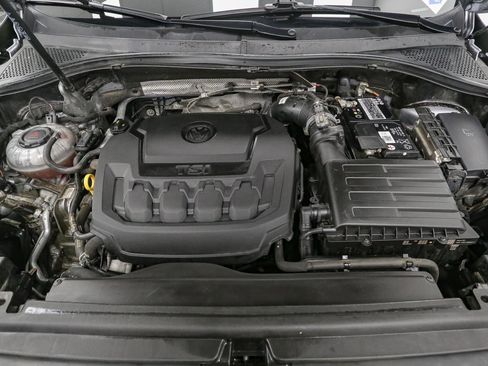 Used 2022 Volkswagen Tiguan SE image 16