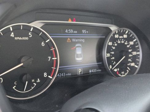 Used 2025 Nissan Altima 2.5 SV AWD/4WD image 16