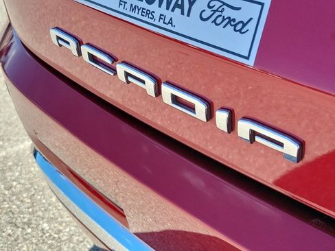 Used 2023 GMC Acadia Denali w/ Denali Ultimate Package image 11