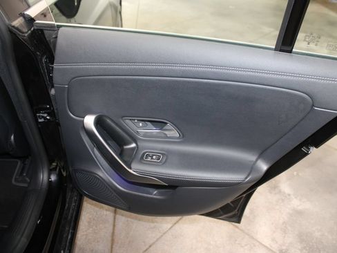 Used 2025 Mercedes-Benz CLA 250 image 27