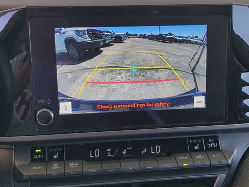 Used 2025 Toyota Camry SE FWD image 17