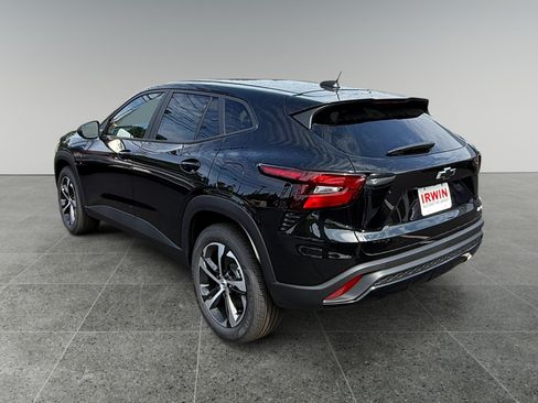 New 2026 Chevrolet Trax RS w/ Sunroof Package FWD image 3
