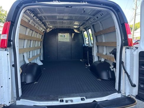 Used 2024 Chevrolet Express 2500 w/ Driver Convenience Package RWD image 27