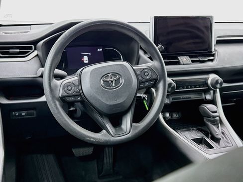 Used 2024 Toyota RAV4 LE FWD image 17