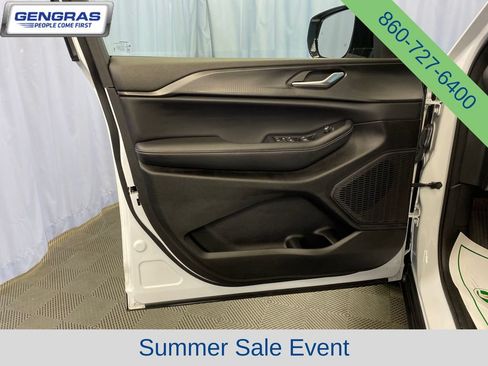 Used 2023 Jeep Grand Cherokee L Laredo AWD/4WD image 13