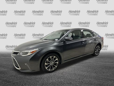 Used 2016 Toyota Avalon XLE Premium FWD image 5