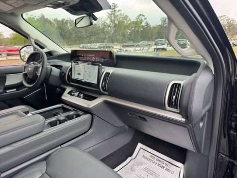 New 2026 Ford Expedition Active RWD image 19