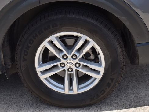 Used 2021 Ford Explorer XLT RWD image 13