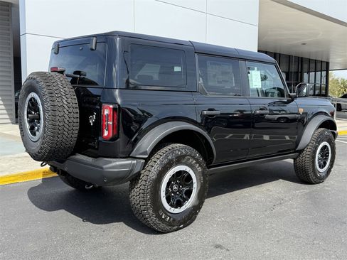 New 2026 Ford Bronco Badlands image 4
