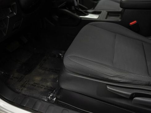 Used 2019 Nissan Frontier SV image 12