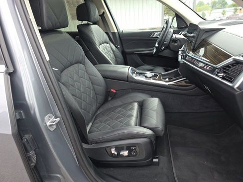 Used 2025 BMW X7 xDrive40i image 25