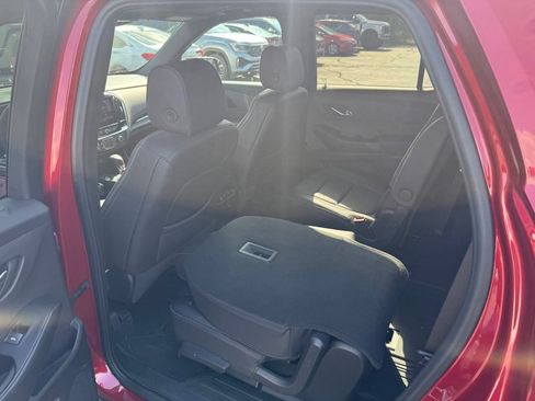 Used 2023 Chevrolet Traverse RS w/ LPO, Floor Liner Package AWD/4WD image 7