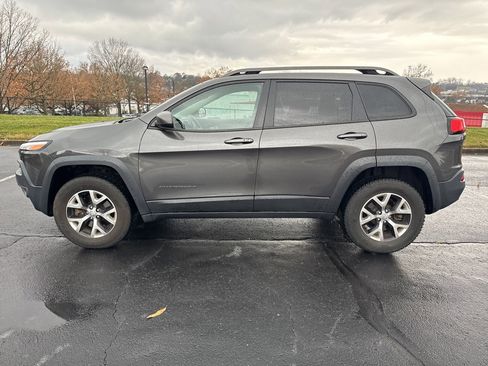Used 2016 Jeep Cherokee Trailhawk w/ Comfort/Convenience Group image 4