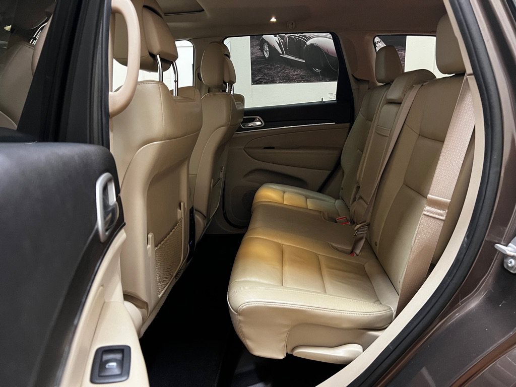 Used 2019 Jeep Grand Cherokee Limited AWD/4WD image 19