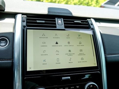 New 2026 Land Rover Discovery Limited Edition AWD/4WD image 41
