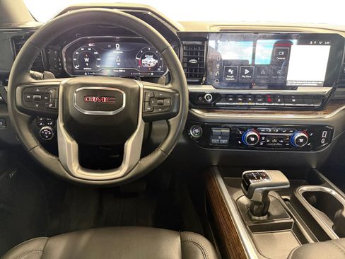 Used 2024 GMC Sierra 1500 Elevation w/ Elevation Premium Package AWD/4WD image 13