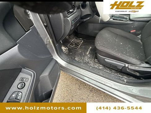 Used 2022 Nissan Sentra S image 36