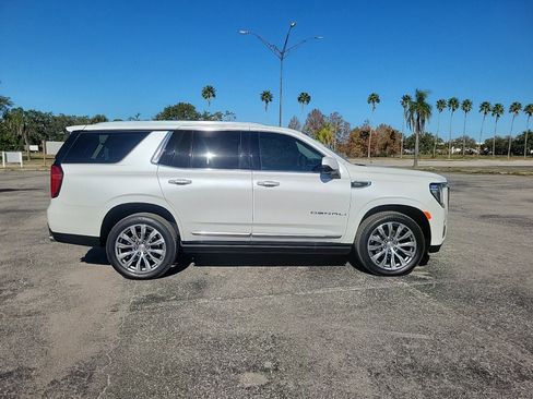 Used 2021 GMC Yukon Denali w/ Denali Premium Package image 5