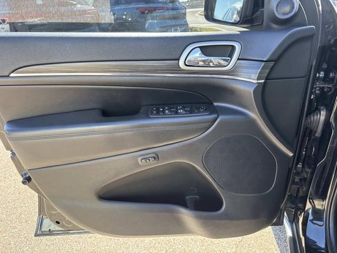 Used 2019 Jeep Grand Cherokee Limited image 20