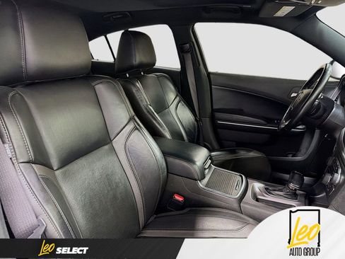 Used 2022 Dodge Charger SXT w/ Leather Interior Group RWD image 28