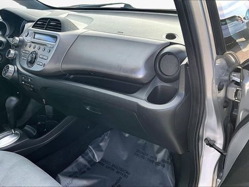 Used 2011 Honda Fit image 15