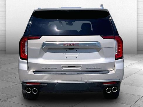 Used 2021 GMC Yukon XL Denali w/ Advanced Technology Package AWD/4WD image 3