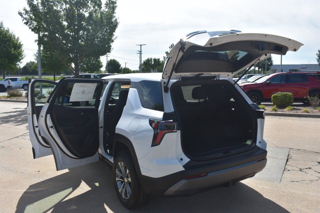 New 2027 Chevrolet Equinox LT FWD image 15