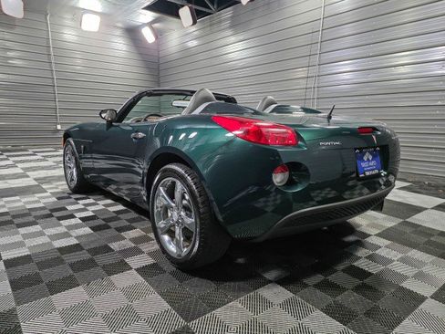 Used 2009 Pontiac Solstice Convertible w/ Premium Package RWD image 8