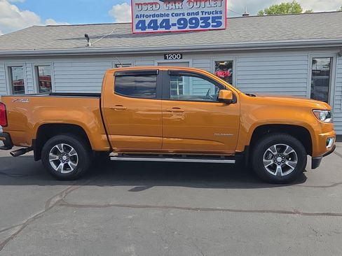 Used 2017 Chevrolet Colorado Z71 AWD/4WD image 2