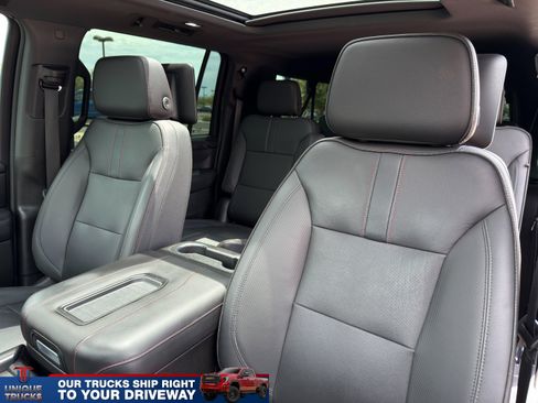 Used 2023 Chevrolet Suburban RST w/ Luxury Package AWD/4WD image 18