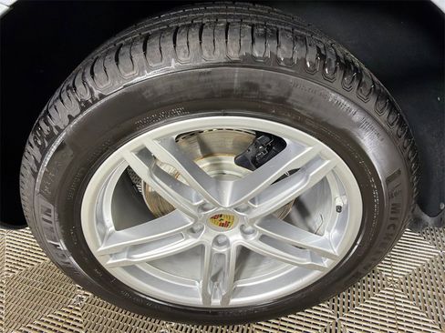 Used 2021 Porsche Macan image 19