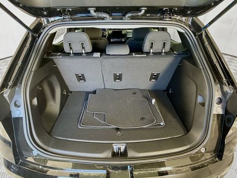 New 2027 Chevrolet Bolt LT w/ Comfort Package FWD image 27