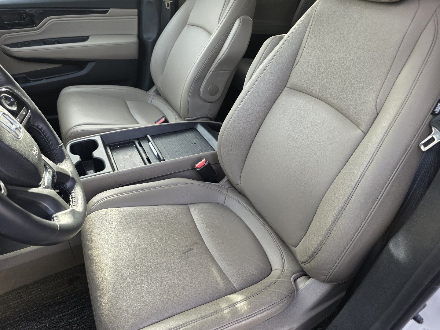 Used 2023 Honda Odyssey Touring image 18