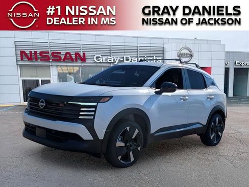 New 2026 Nissan Kicks SR w/ Cold Weather Package image 5