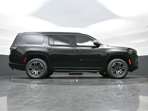 New 2026 Jeep Grand Wagoneer 4WD image 17