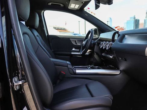Used 2025 Mercedes-Benz GLA 250 image 16