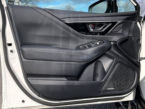 Used 2021 Subaru Outback Limited image 19