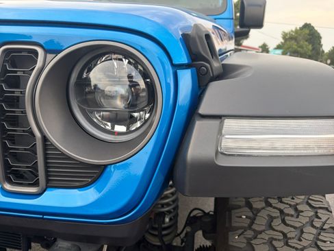 Used 2025 Jeep Wrangler Unlimited Rubicon w/ Steel Bumper Group AWD/4WD image 9