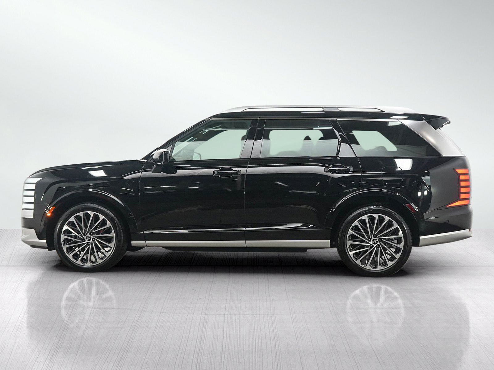 Certified 2026 Hyundai Palisade Calligraphy AWD/4WD image 2