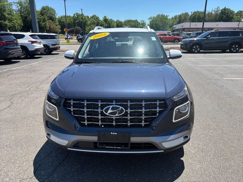 Certified 2025 Hyundai Venue Limited FWD image 10