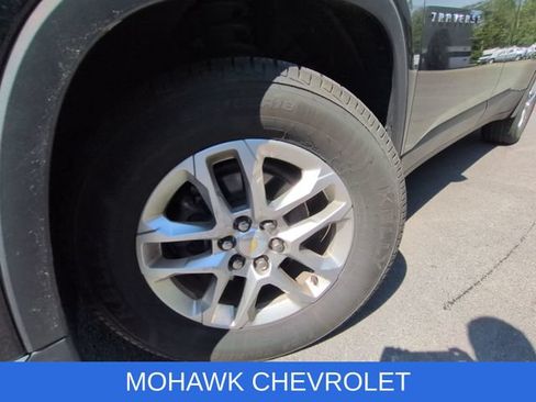 Used 2021 Chevrolet Traverse LT AWD/4WD image 7