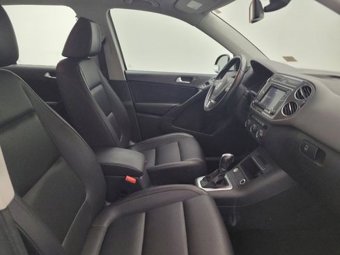 Used 2017 Volkswagen Tiguan S image 21