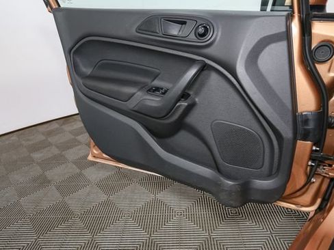 Used 2017 Ford Fiesta SE FWD image 30