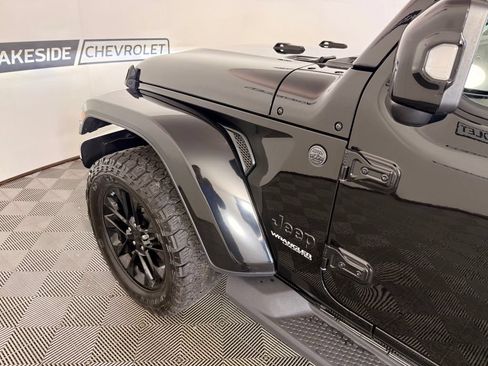 Used 2022 Jeep Wrangler Unlimited Sahara AWD/4WD image 20