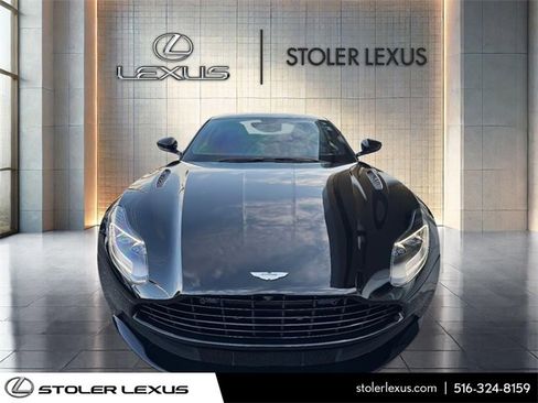 Used 2018 Aston Martin DB11 Coupe image 2