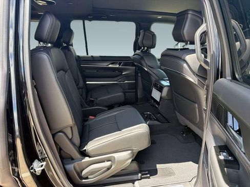New 2026 Jeep Grand Wagoneer Summit AWD/4WD image 30