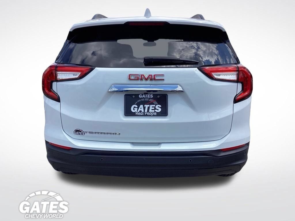 Used 2023 GMC Terrain SLE w/ Driver Convenience Package FWD image 8
