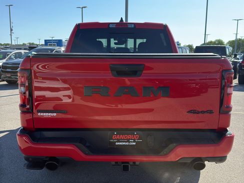 Used 2025 RAM 1500 Big Horn AWD/4WD image 7