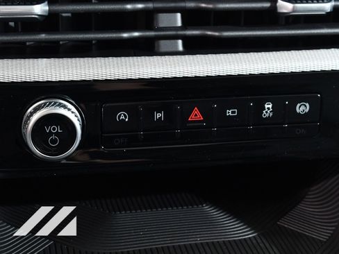 New 2025 Ford Explorer Active w/ Active Comfort Package image 30