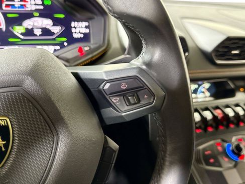 Used 2018 Lamborghini Huracan LP 580-2 RWD image 22